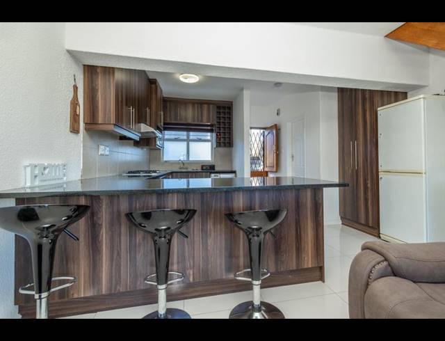 2 BEDROOM DUPLEX FOR SALE IN PAROW NORTH